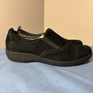 Easy Spirit Thallow slip on sneakers size 7.5